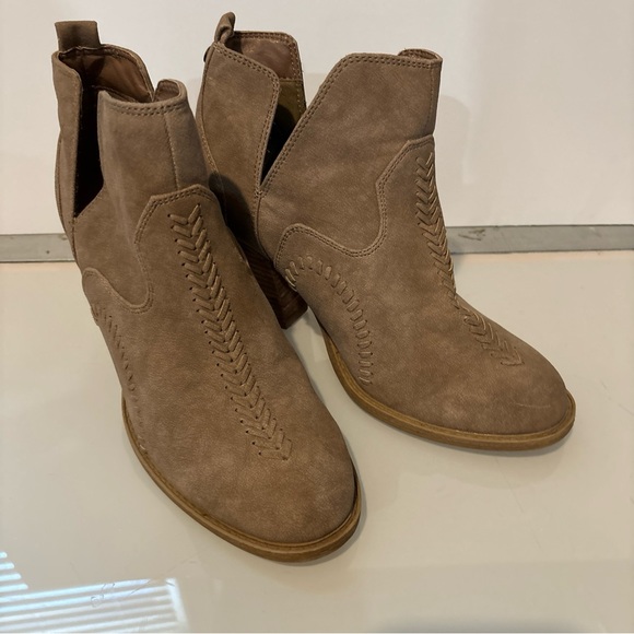 Suede slip on booty, higher heel, tanning color, size 7 1/2 medium - Picture 3 of 6